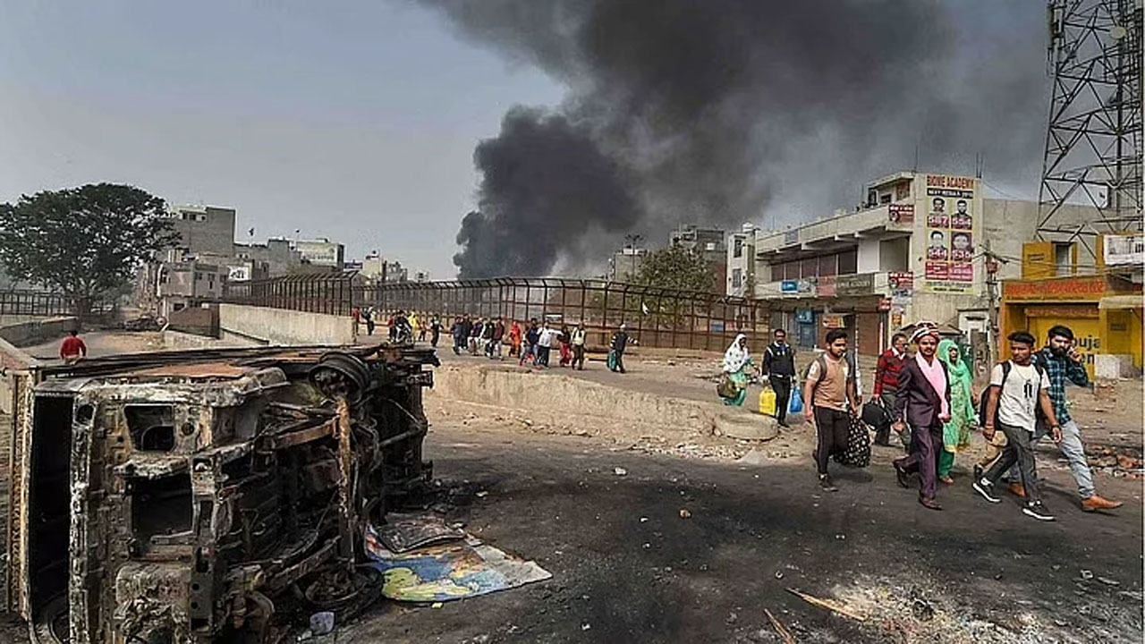২০২০ সালের উত্তর-পূর্ব দিল্লিতে সংঘটিত একটি সহিংসতায় মুসলমানদের অভিযুক্ত করা হলেও তা মিথ্যা প্রমাণিত হয়েছে