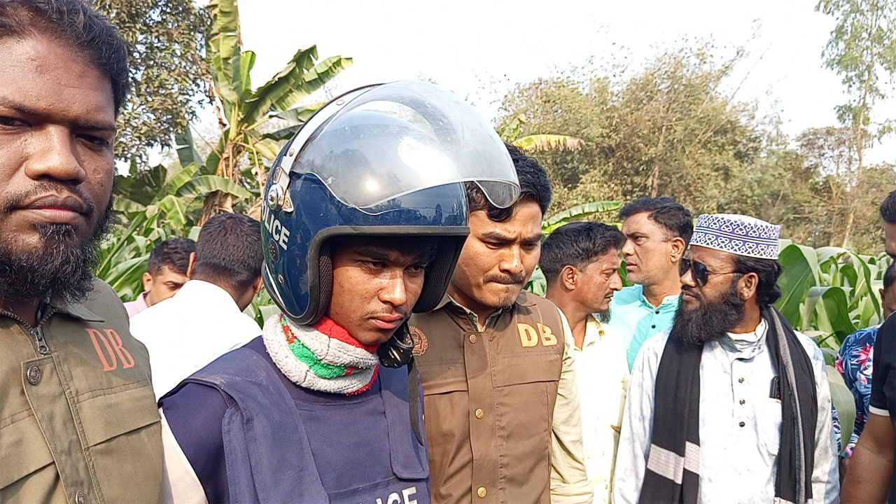 আটক হত্যাকারী আমানুর ইসলাম