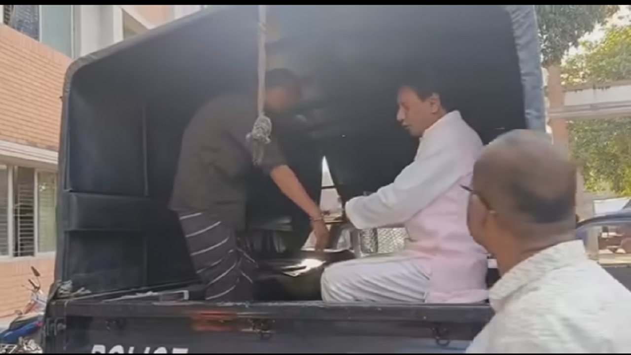 দিনাজপুর পৌরসভার সাবেক প্যানেল মেয়র দুলাল গ্রেফতার