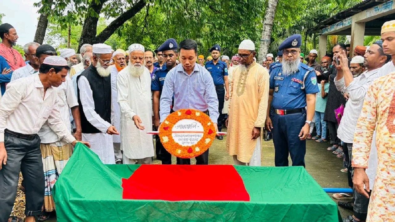 দোয়ারাবাজারে রাষ্ট্রীয় মর্যাদায় বীর মুক্তিযোদ্ধা আব্দুর রশিদের দাফন সম্পন্ন