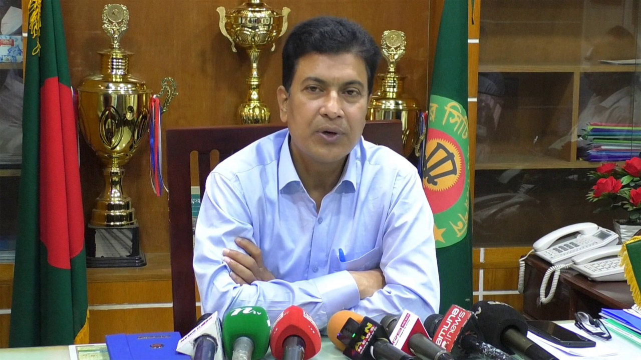 দায়িত্ব গ্রহণের পর গণমাধ্যমের সাথে কথা বলছেন রংপুর সিটি করপোরেশনের নবনিযুক্ত প্রশাসক মাহফুজ উন নবী চৌধুরী ডন