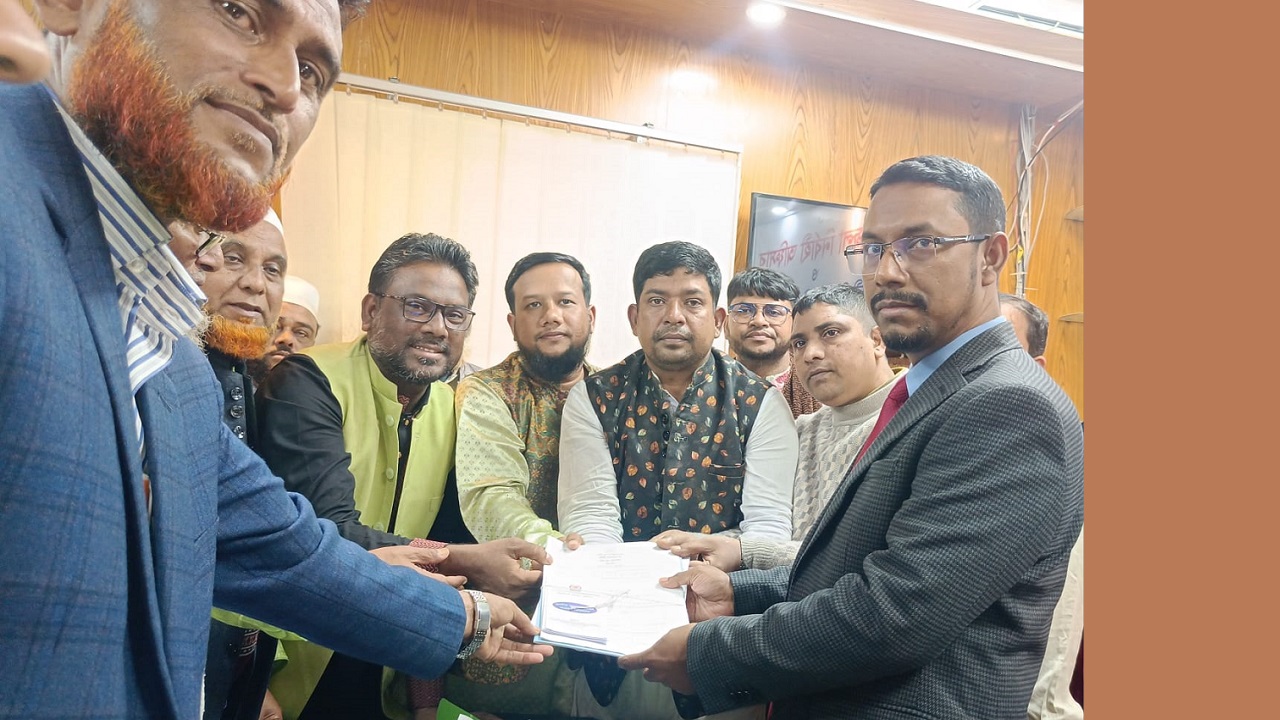 পটুয়াখালী-৩ আসনে ভিপি নুরের পক্ষে মনোনয়ন সংগ্রহ