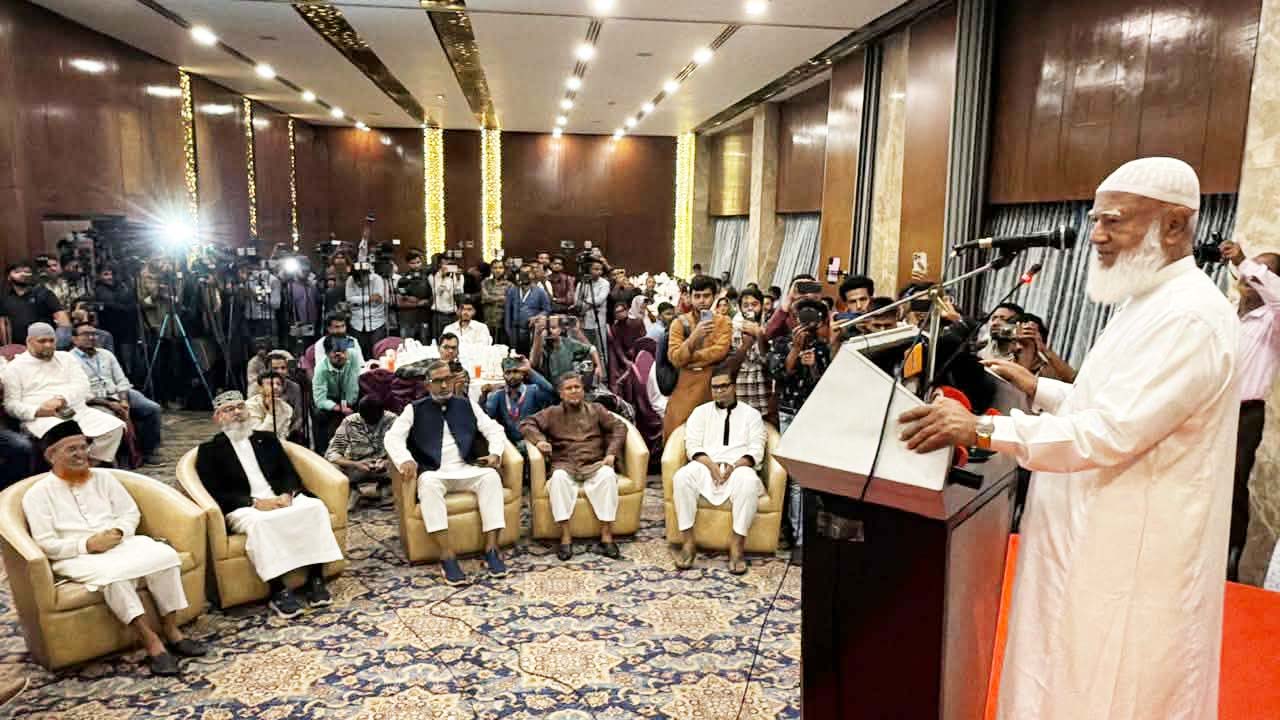 জাতীয় গণতান্ত্রিক পার্টি (জাগপা) আয়োজিত এক ইফতার মাহফিলে প্রধান অতিথির বক্তব্যে জামায়াত আমির ডা: শফিকুর রহমান