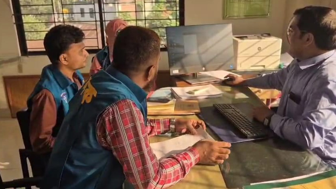 দুদকের অভিযান