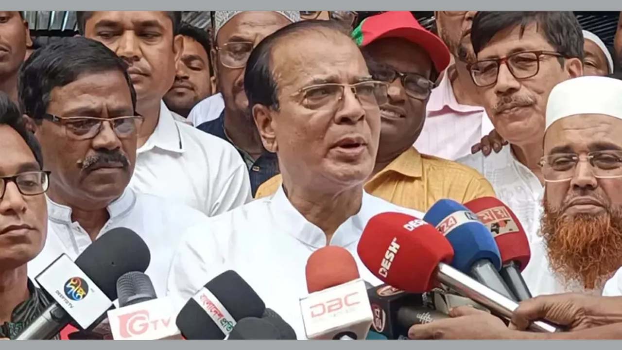 দুর্যোগ ব্যবস্থাপনা ও ত্রাণমন্ত্রী আসাদুল হাবিব দুলু