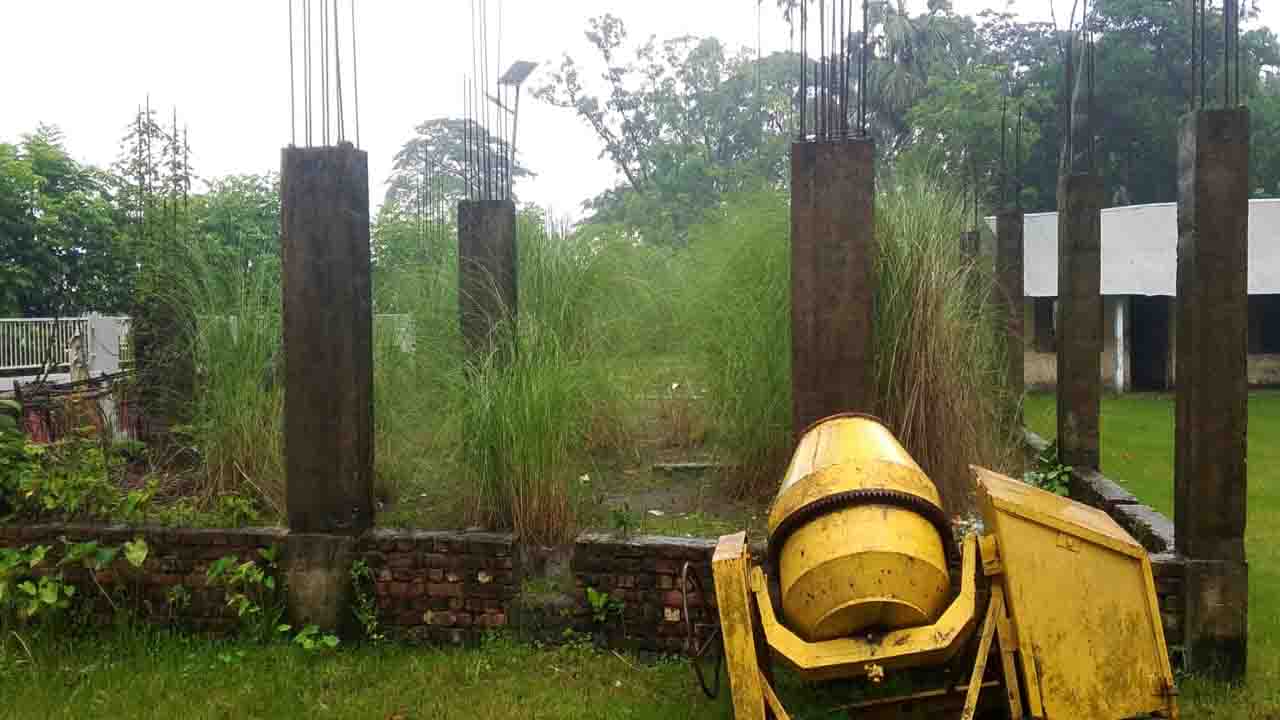 কাজ শেষ না হওয়া স্কুল