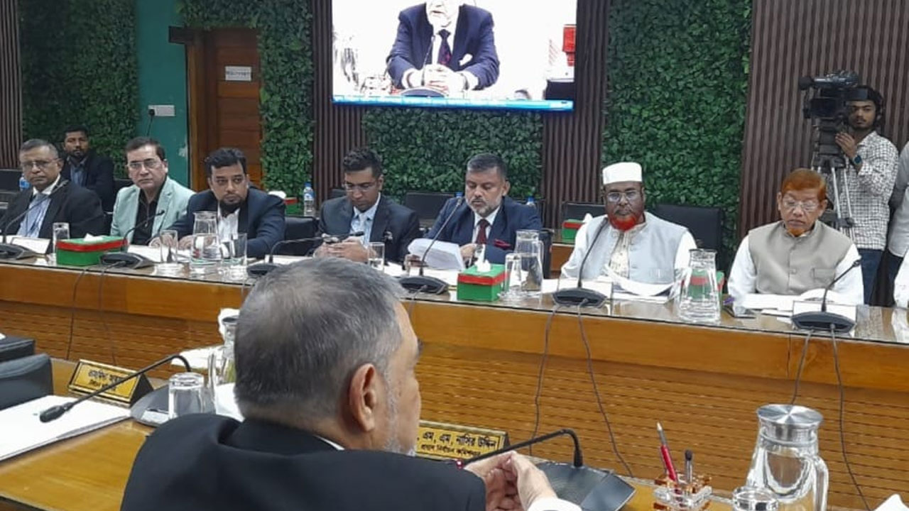 সাতটি রাজনৈতিক দলের প্রতিনিধিদের সাথে নির্বাচন কমিশনের (ইসি) সংলাপ