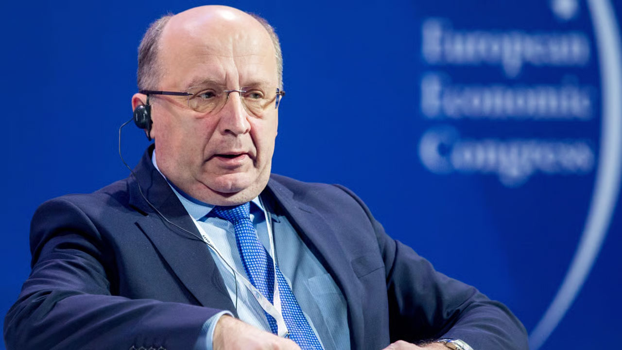 ইউরোপীয় ইউনিয়নের প্রতিরক্ষা কমিশনার আন্দ্রিয়াস কুবিলিয়াস