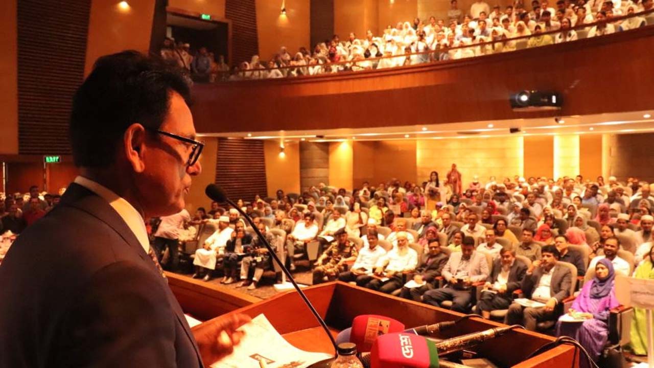 ‘বৈশ্বিক জ্বালানি সঙ্কটে উদ্ভূত পরিস্থিতিতে শিক্ষা কার্যক্রম অব্যাহত রাখা ও বিদ্যুৎ সাশ্রয়’ শীর্ষক সেমিনারে শিক্ষামন্ত্রী