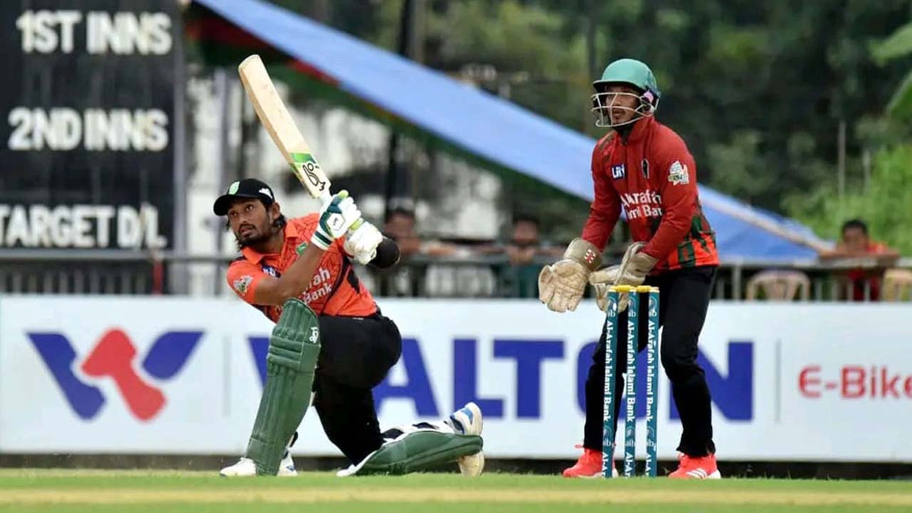 এনামুল হক বিজয়ের হাফ-সেঞ্চুরির ইনিংসে খুলনার জয়