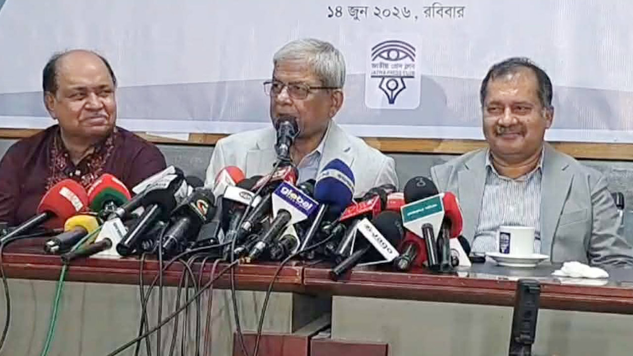 বিশ্বকাপে প্রিয় দল নিয়ে কথা বললেন মির্জা ফখরুল
