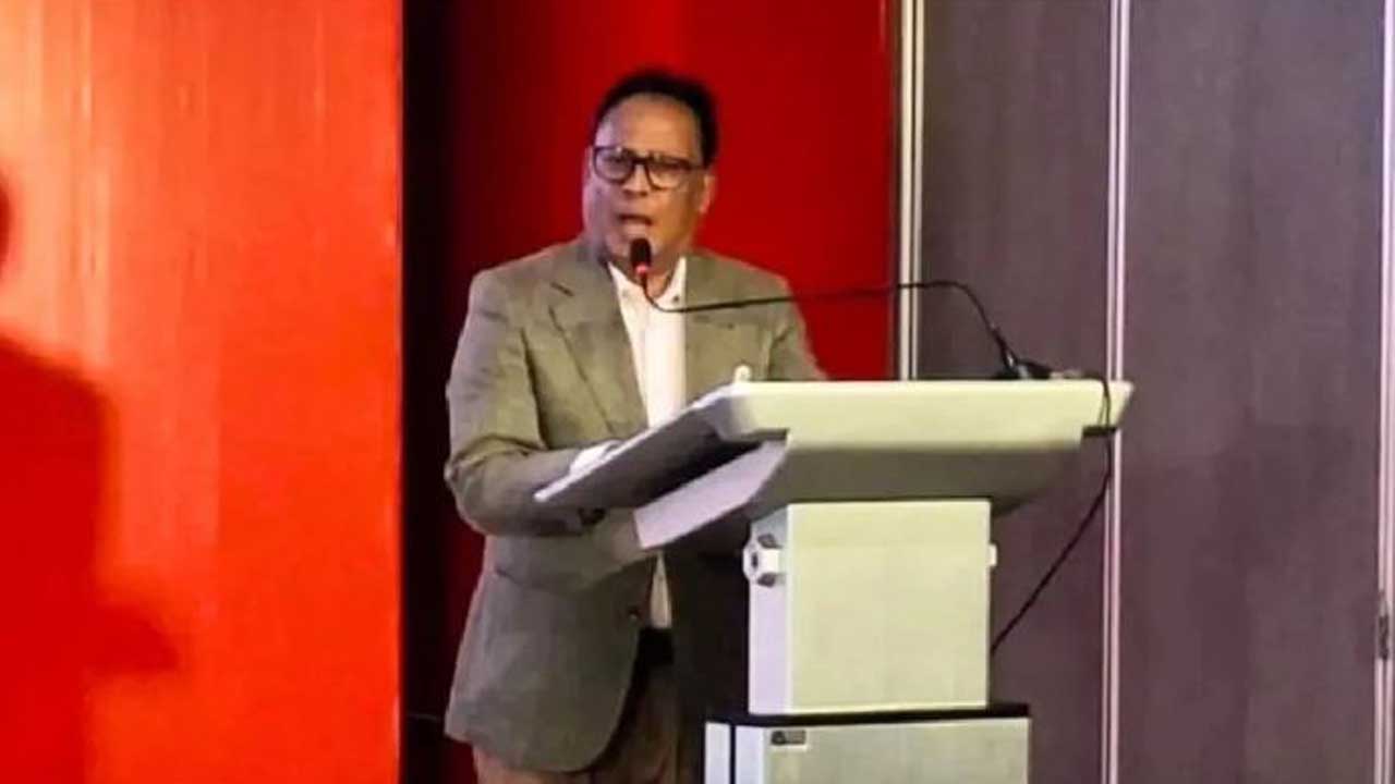 অনুষ্ঠানে বক্তব্য রাখছেন বিজ্ঞান ও প্রযুক্তিমন্ত্রী ফকির মাহবুব আনাম