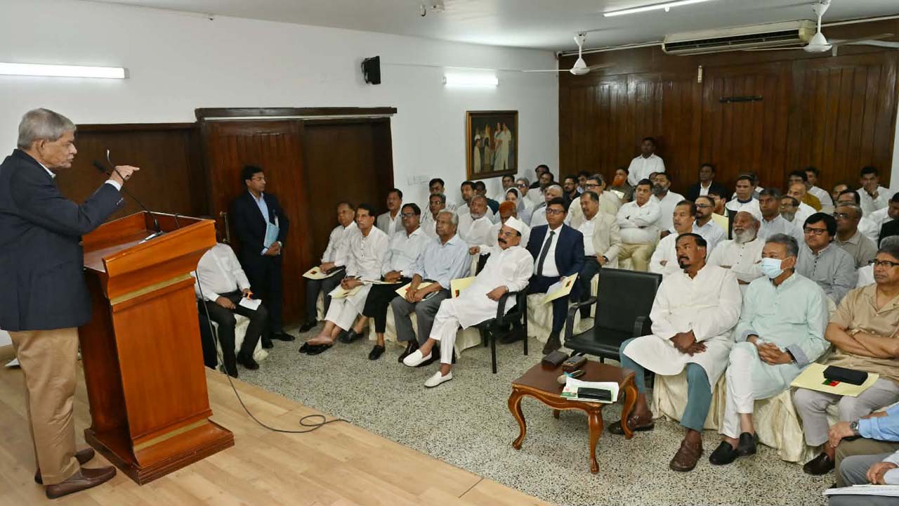 কর্মশালার উদ্বোধন করেন বিএনপি মহাসচিব স্থানীয় সরকার মন্ত্রী মির্জা ফখরুল ইসলাম আলমগীর