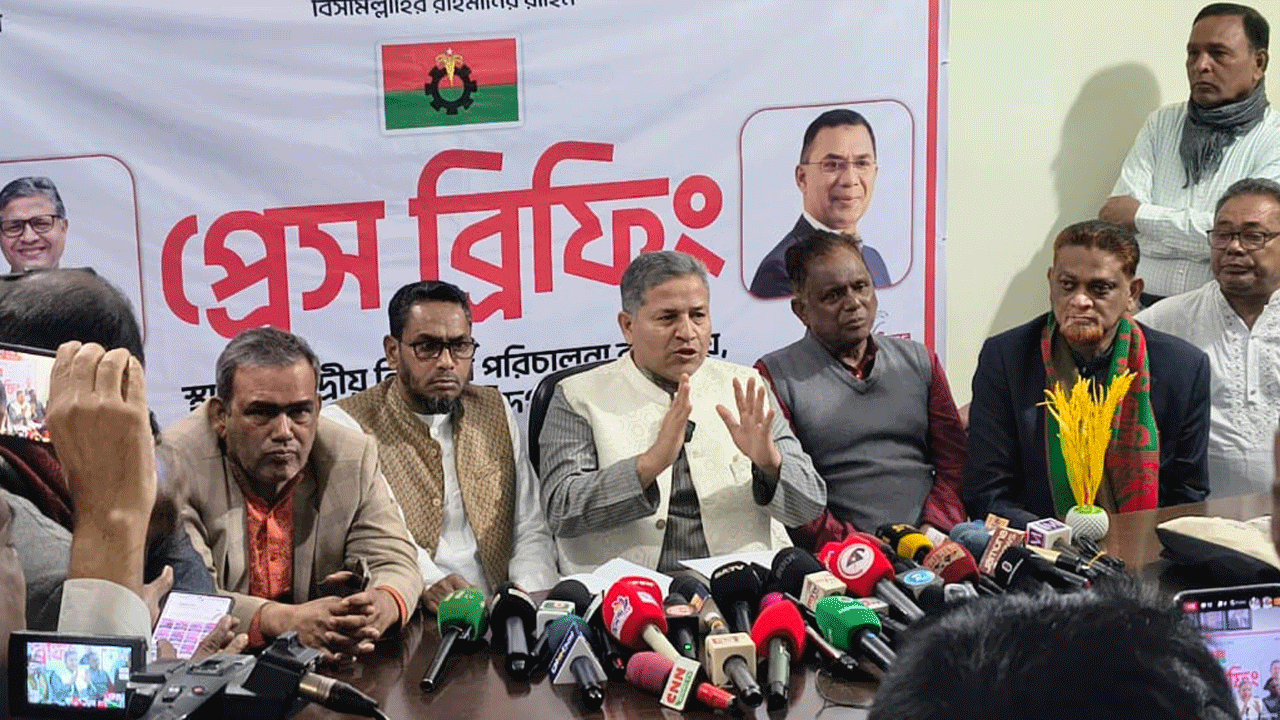 সংবাদ সম্মেলন করছেন ফরিদপুর-৪ আসনের বিএনপি মনোনীত প্রার্থী শহিদুল ইসলাম বাবুল