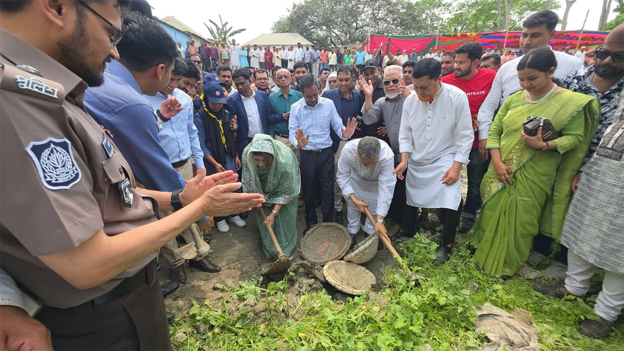 ভাঙ্গায় খাল খনন কর্মসূচির উদ্বোধন করলেন পররাষ্ট্র প্রতিমন্ত্রী শামা ওবায়েদ