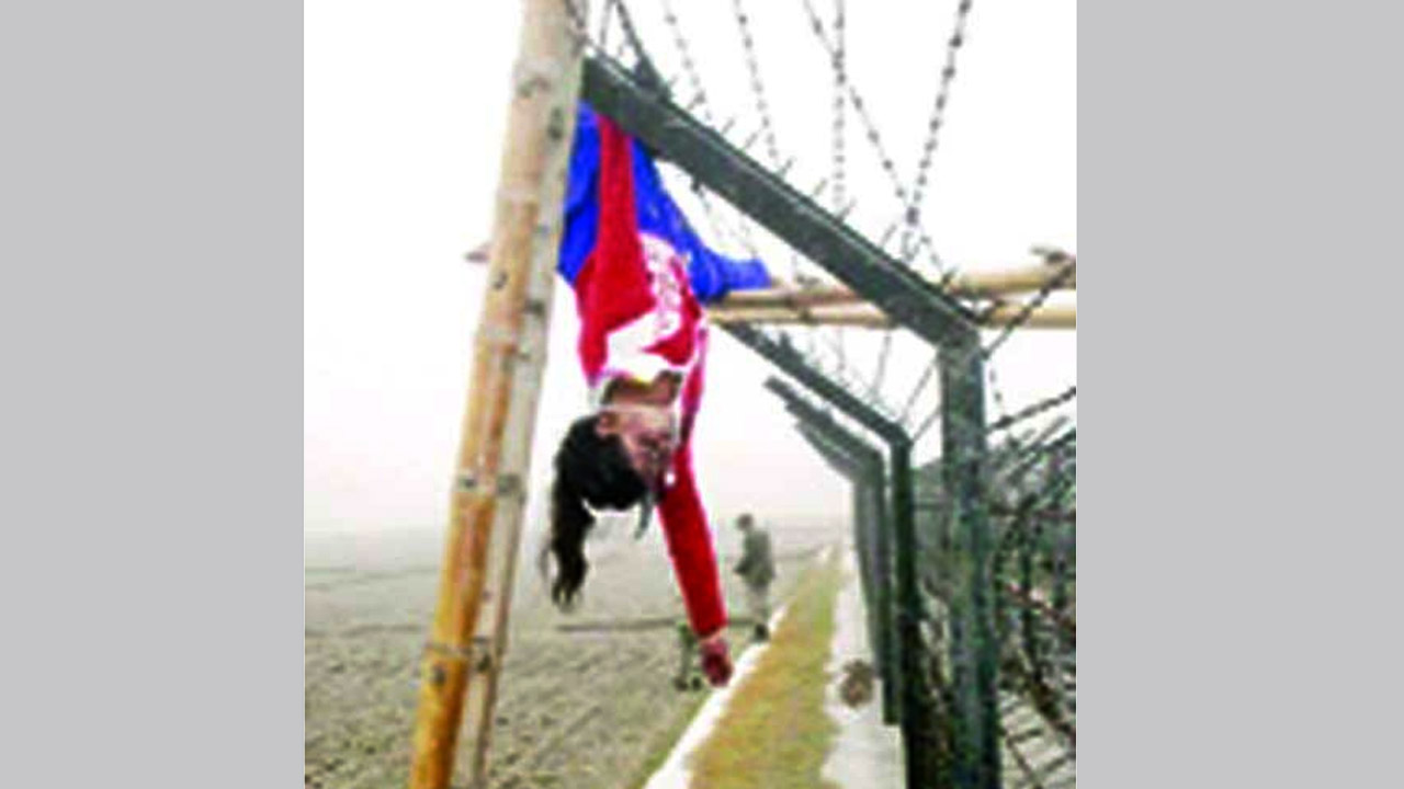 কুড়িগ্রাম সীমান্তে কিশোরী ফেলানীর ঝুলন্ত লাশ