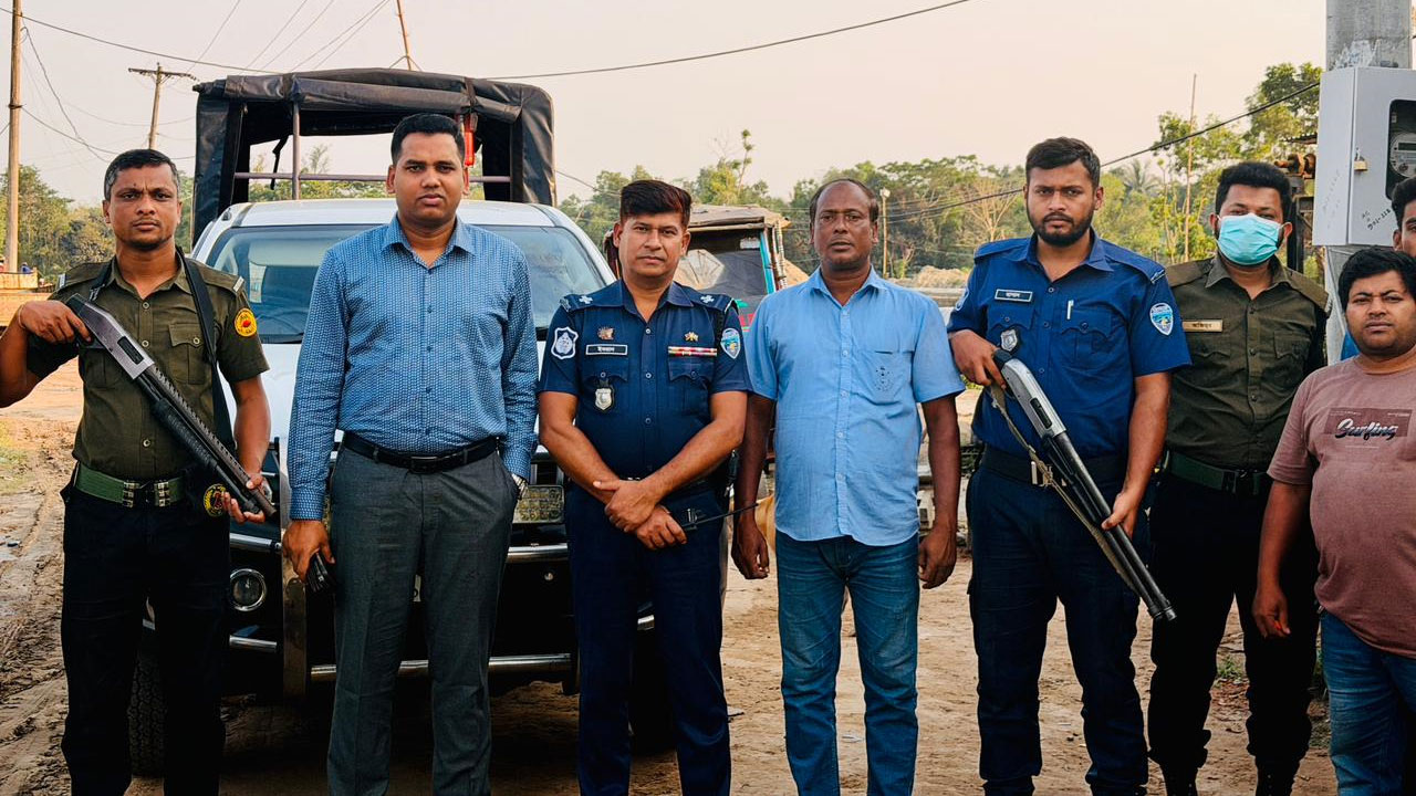 লাইসেন্সবিহীন ইটভাটায় অভিযান