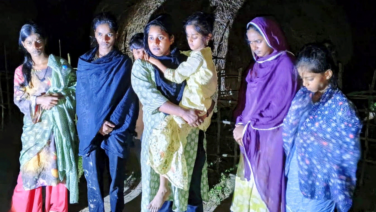 অবৈধ অনুপ্রবেশের চেষ্টাকারীরা