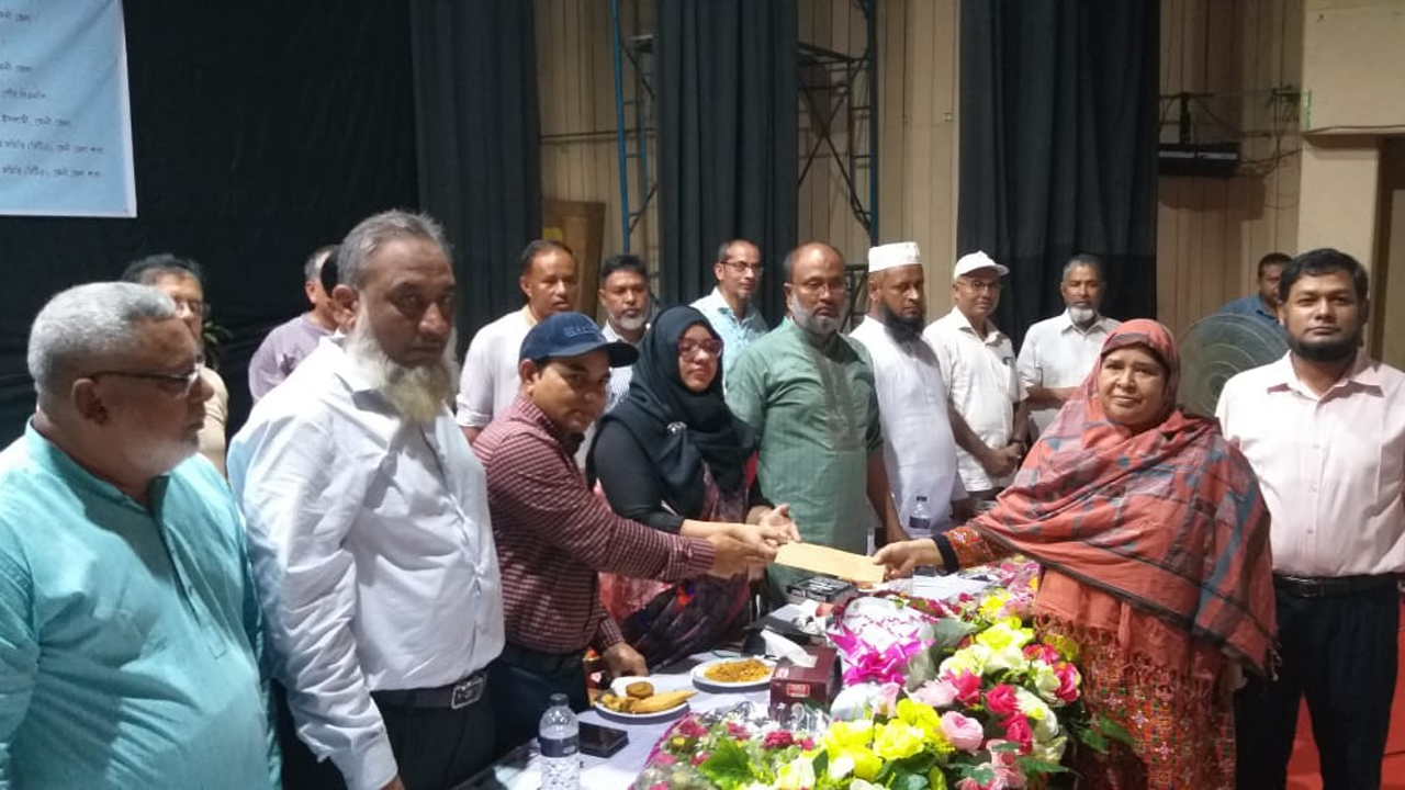 অনুষ্ঠানে অতিরিক্ত জেলা প্রশাসক (শিক্ষা ও আইসিটি) ফাতেমা সুলতানা
