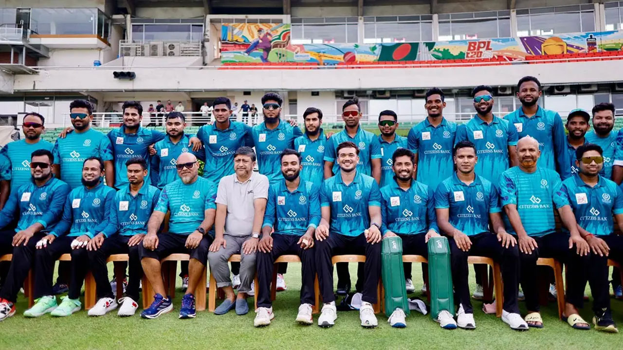 প্রায় দেড় যুগের অপেক্ষা শেষে চ্যাম্পিয়ন মোহামেডান