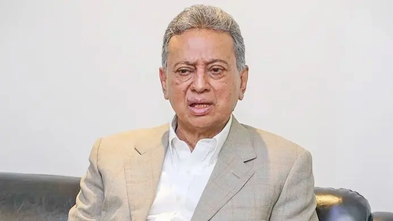 অর্থমন্ত্রী আমির খসরু মাহমুদ চৌধুরী