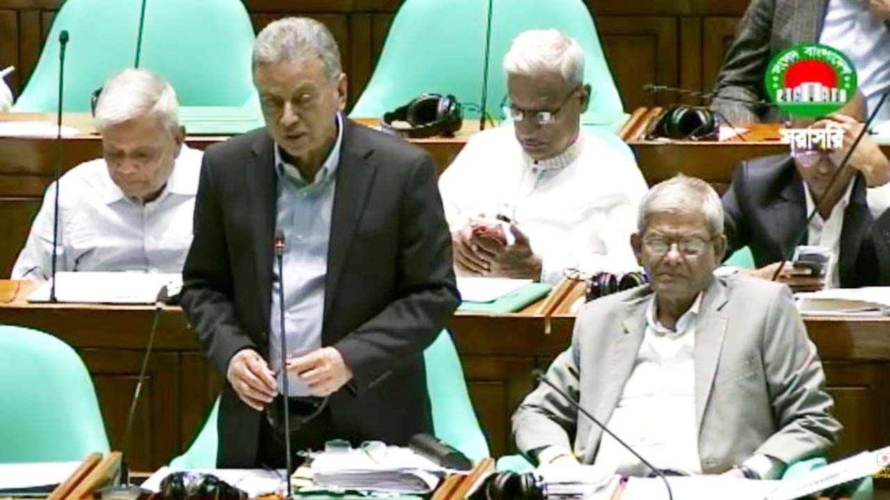 জাতীয় সংসদে কথা বলেন অর্থমন্ত্রী আমির খসরু মাহমুদ চৌধুরী