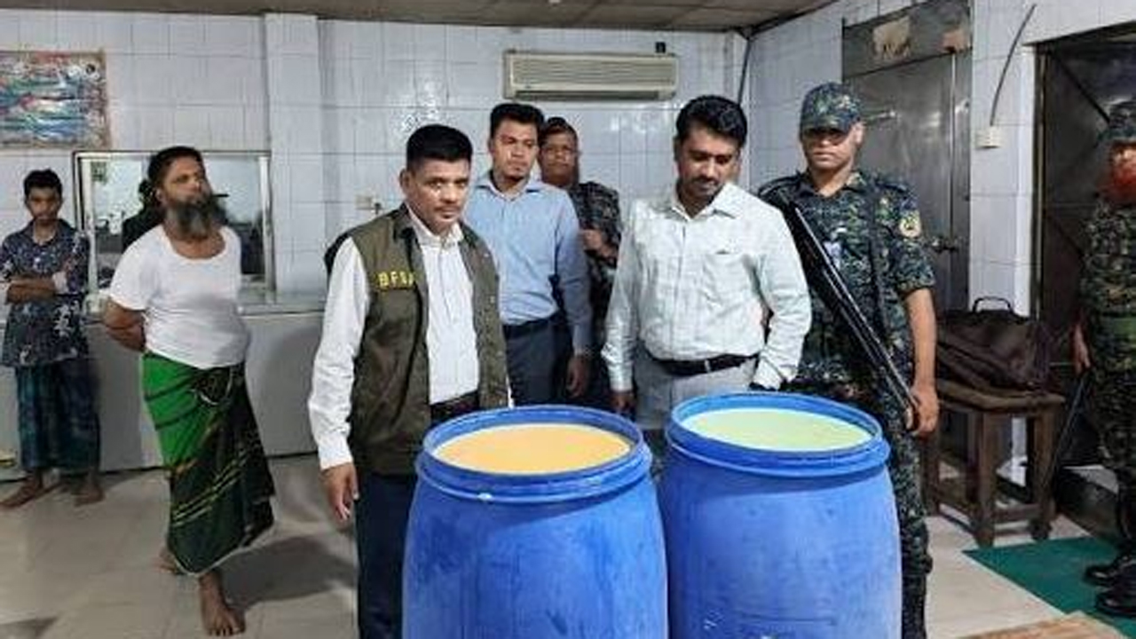 আইসক্রিম ফ্যাক্টরিতে অভিযান