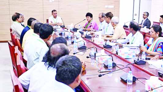 প্রধানমন্ত্রী তারেক রহমানের সাথে সচিবালয়ে ক্ষুদ্র নৃগোষ্ঠীর প্রতিনিধিরা সাক্ষাৎ করেন