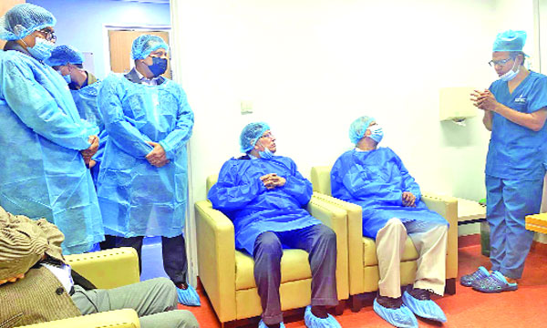 খালেদা জিয়াকে দেখতে গত রাতে এভারকেয়ারে যান প্রধান উপদেষ্টা ড. মুহাম্মদ ইউনূস