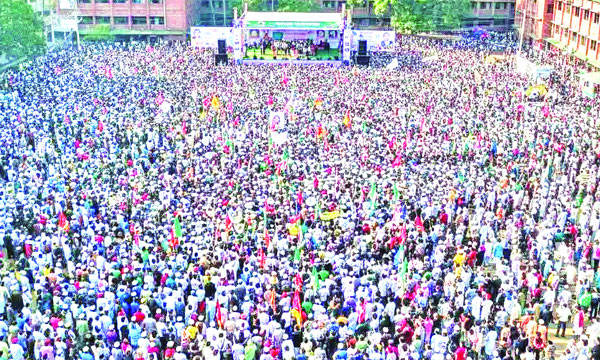 রংপুর কালক্টরেট ইদগাহ ময়দানে  জামায়াতে ইসলামীসহ ৮ দলের সমাবেশে নেতাকর্মীরা : নয়া দিগন্ত