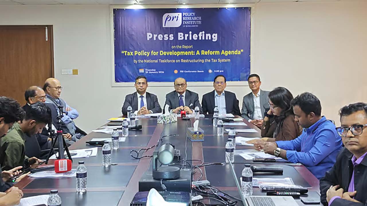 জাতীয় কর কাঠামো পুনর্বিন্যাস-সংক্রান্তবিষয়ক প্রতিবেদনের ওপর সংবাদ সম্মেলন