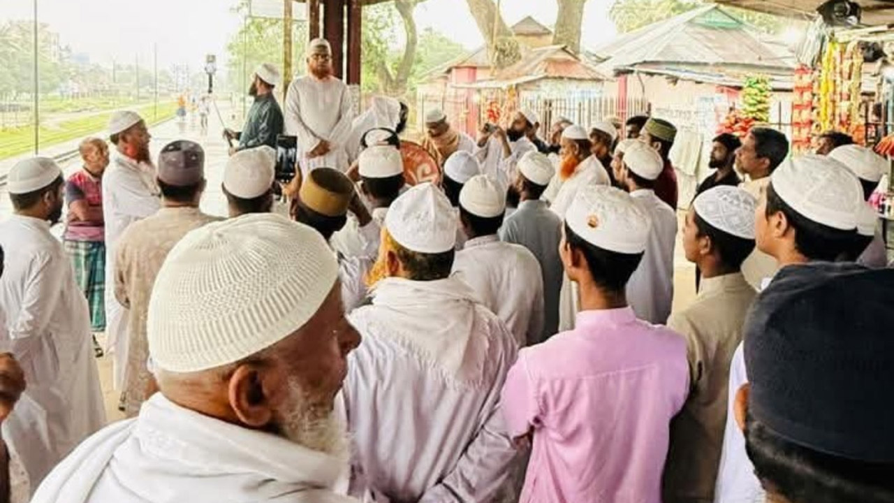 ভারতে মসজিদ ভাঙচুর, মুসলমানদের ওপর নির্যাতনের প্রতিবাদে গফরগাঁওয়ে প্রতিবাদ সভা