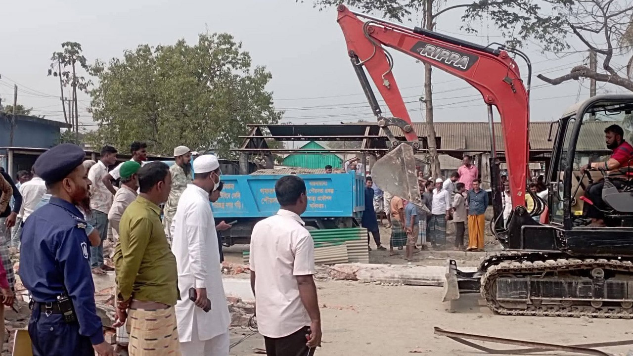 গফরগাঁওয়ে উচ্ছেদ অভিযানে ২৫ কোটি টাকার খাস জমি উদ্ধার