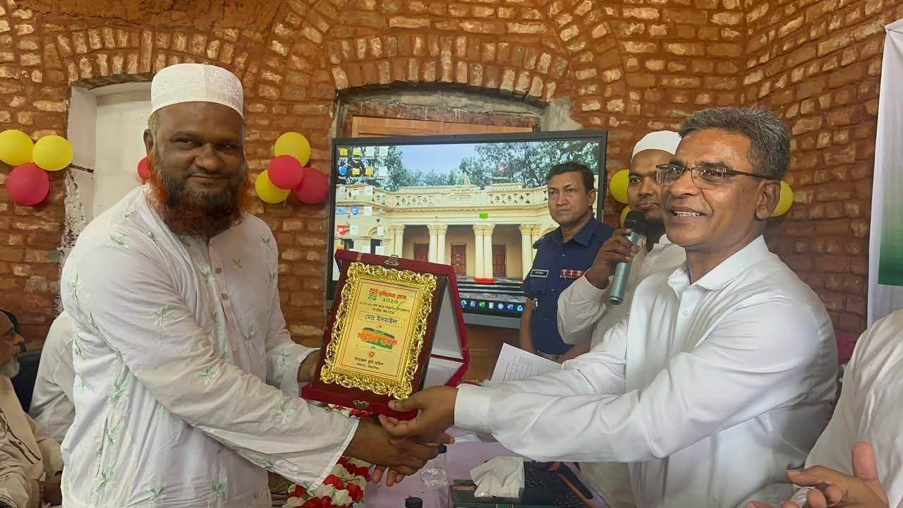 গফরগাঁওয়ে ভূমিসেবা মেলায় শ্রেষ্ঠ করদাতা জামায়াতের আমির ইসমাঈল হোসেন সোহেল
