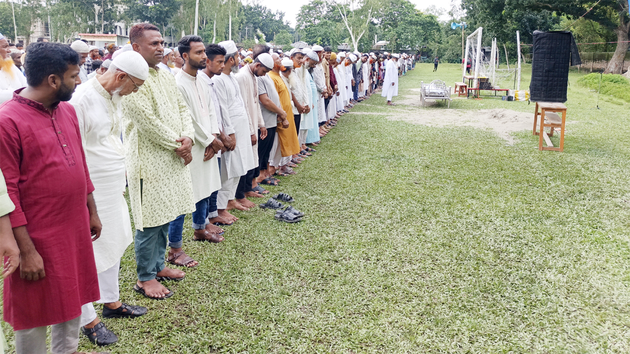 যুবদল নেতার হামলায় নিহত সালাহউদ্দিনের জানাজা নামাজ