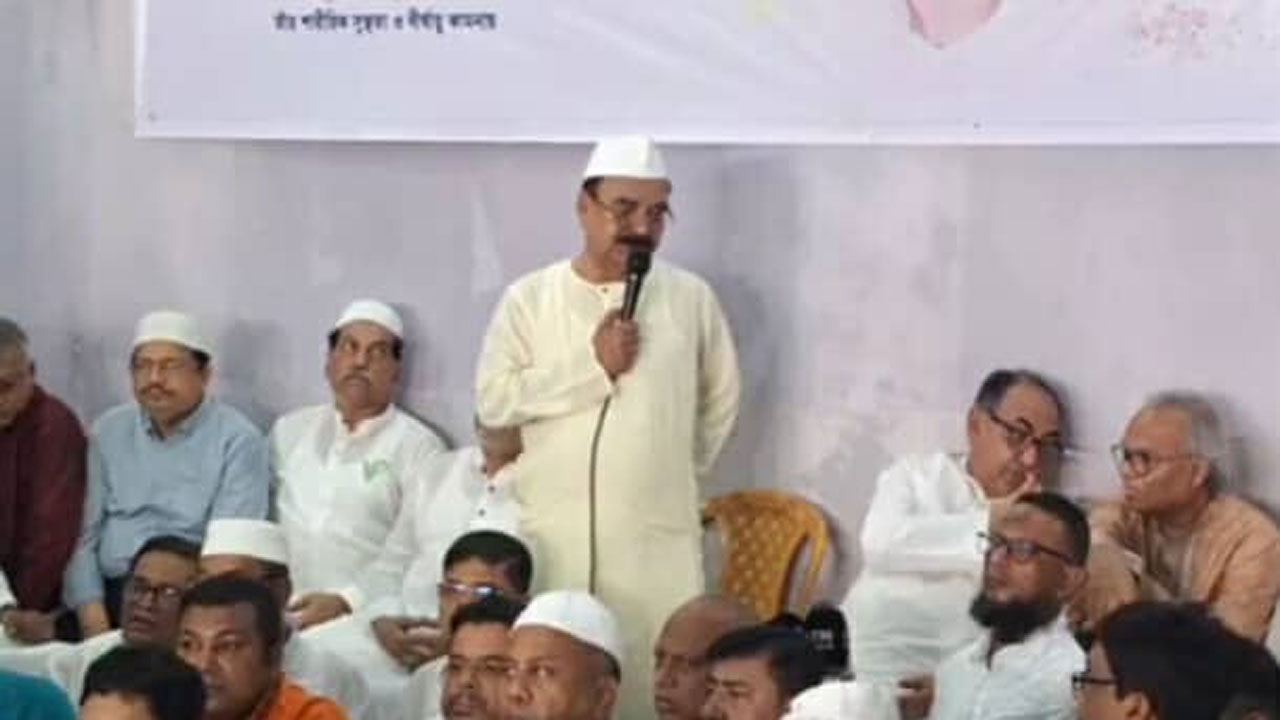 খালেদা জিয়ার জন্মদিন উপলক্ষে আয়োজিত দোয়া অনুষ্ঠানে গয়েশ্বর চন্দ্র রায়