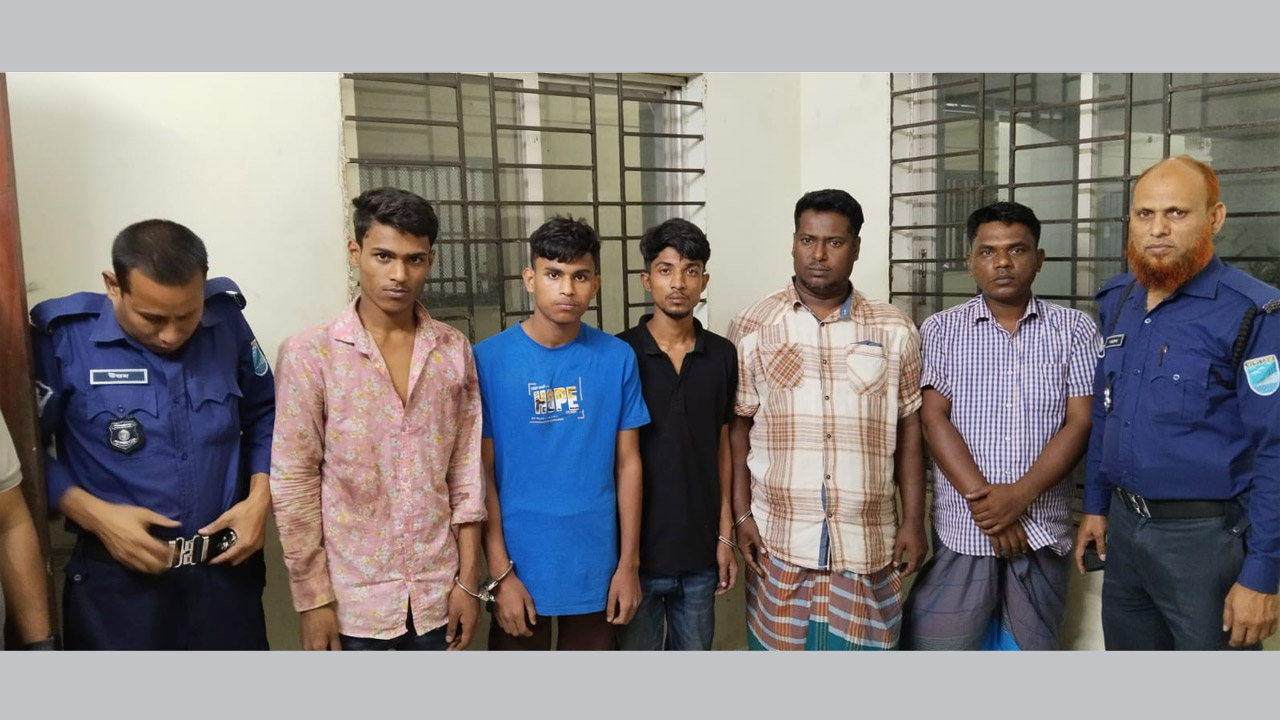 ৫ অপহরণকারীকে গ্রেফতার করেছে পুলিশ