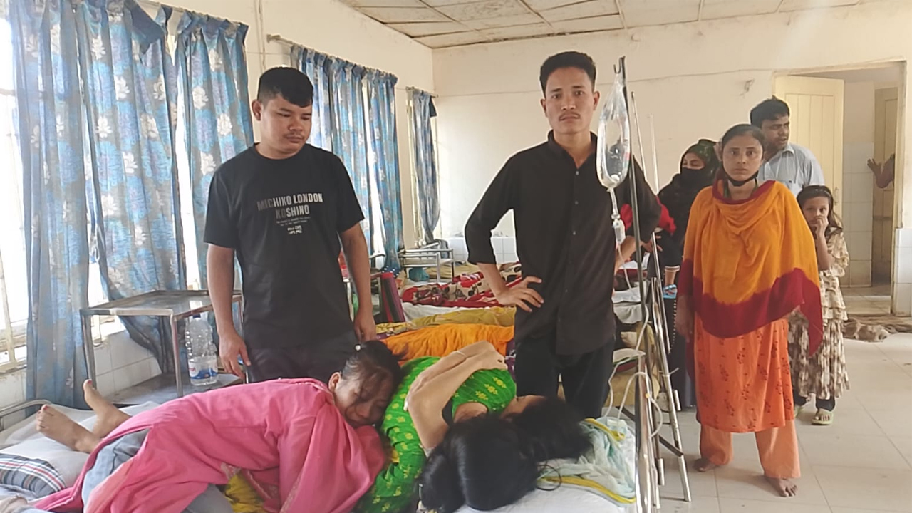 আহত শ্রমিকরা।