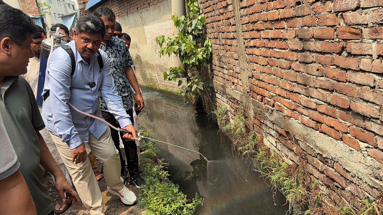 ছুটির দিনেও গাজীপুর মহানগরে অভিযান, প্রশাসকের সরাসরি নজরদারি