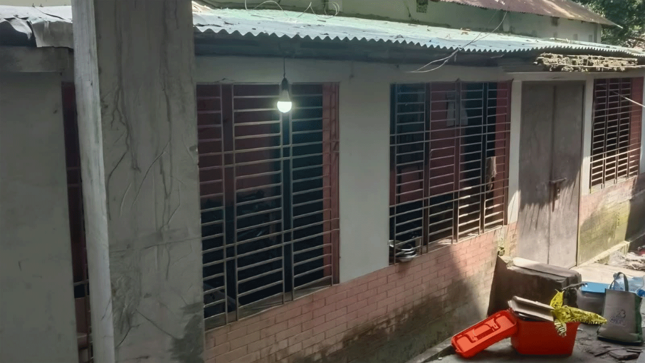 ব্যবসায়ীর বাড়ি