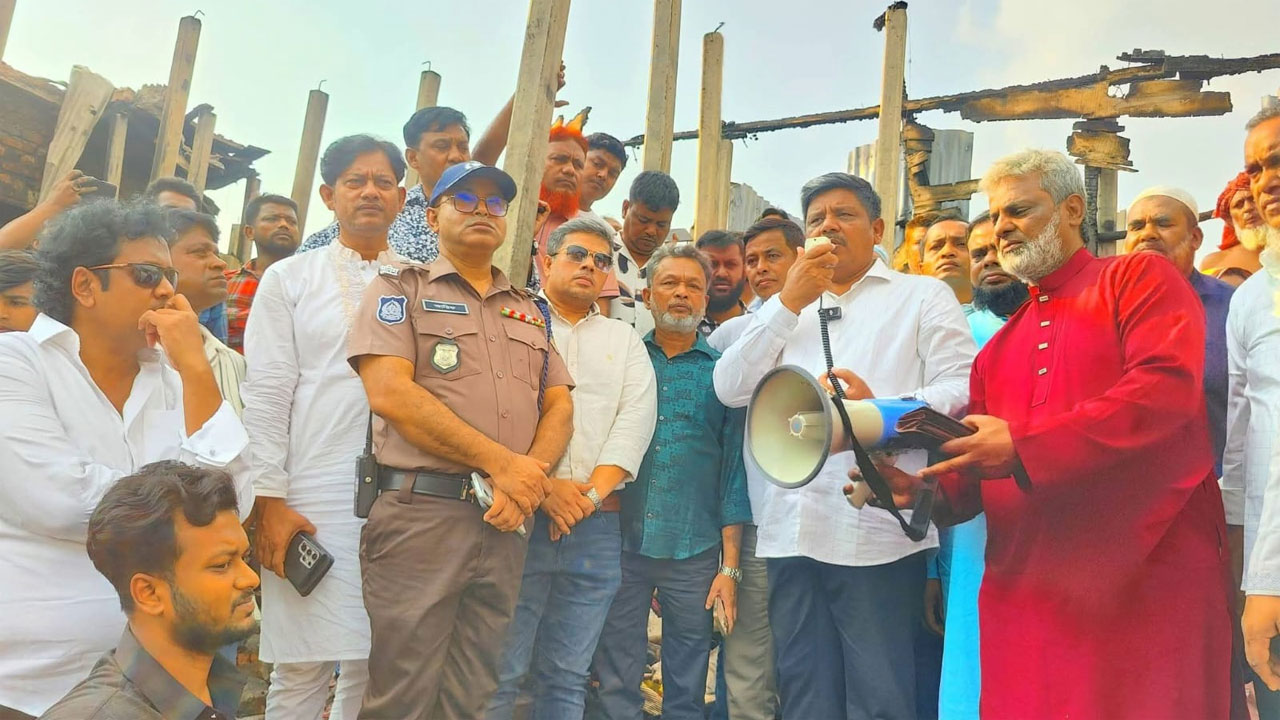 ক্ষতিগ্রস্ত এলাকা পরিদর্শন