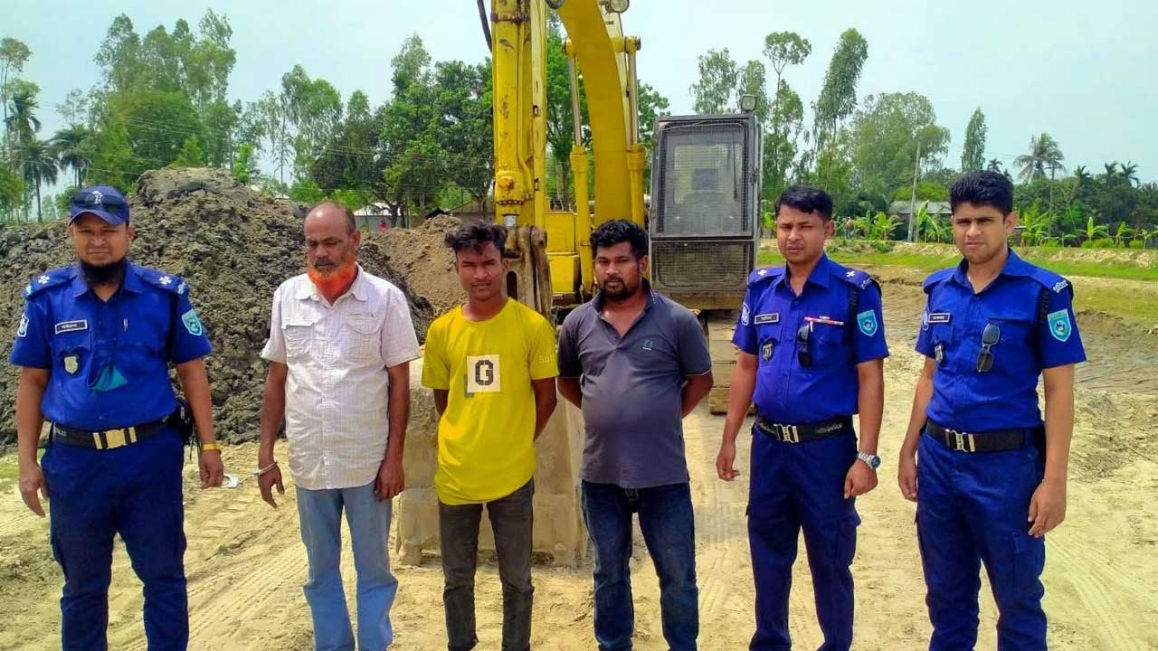 গোবিন্দগঞ্জে কৃষিজমির মাটি কাটায় ভ্রাম্যমান আদালত একব্যক্তিকে জরিমান করে