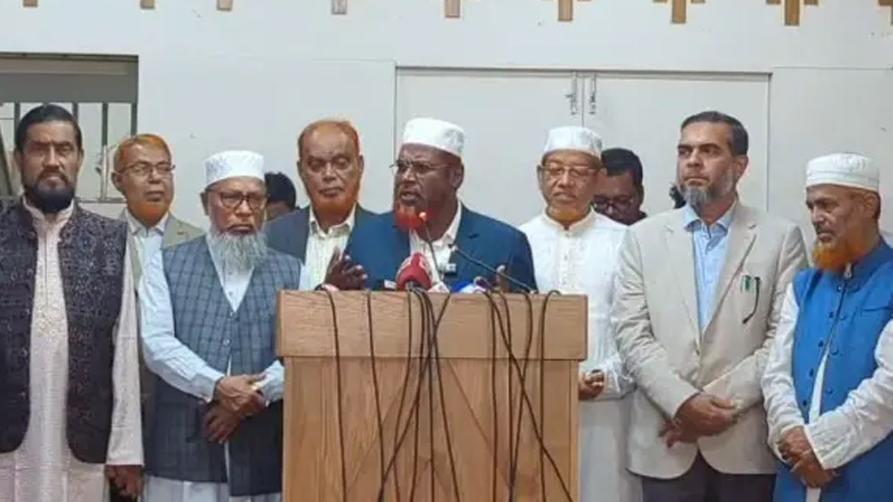 দলের প্রতিক্রিয়া জানাচ্ছেন জামায়াত সেক্রেটারি মিয়া গোলাম পরওয়ার