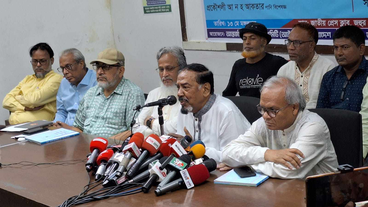 বক্তব্য রাখছেন মেজর (অব.) হাফিজ উদ্দিন আহমেদ বীর বিক্রম