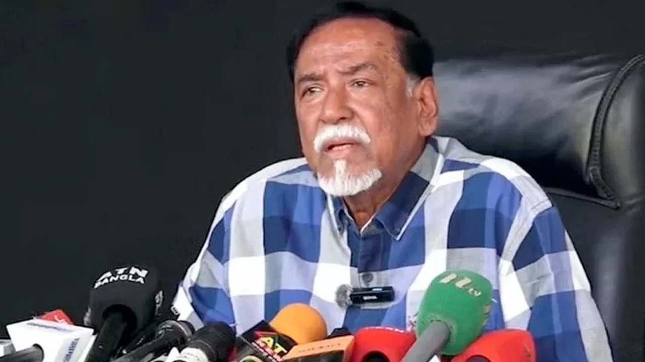 জাতীয় সংসদের স্পিকার হাফিজ উদ্দিন বীর বিক্রম