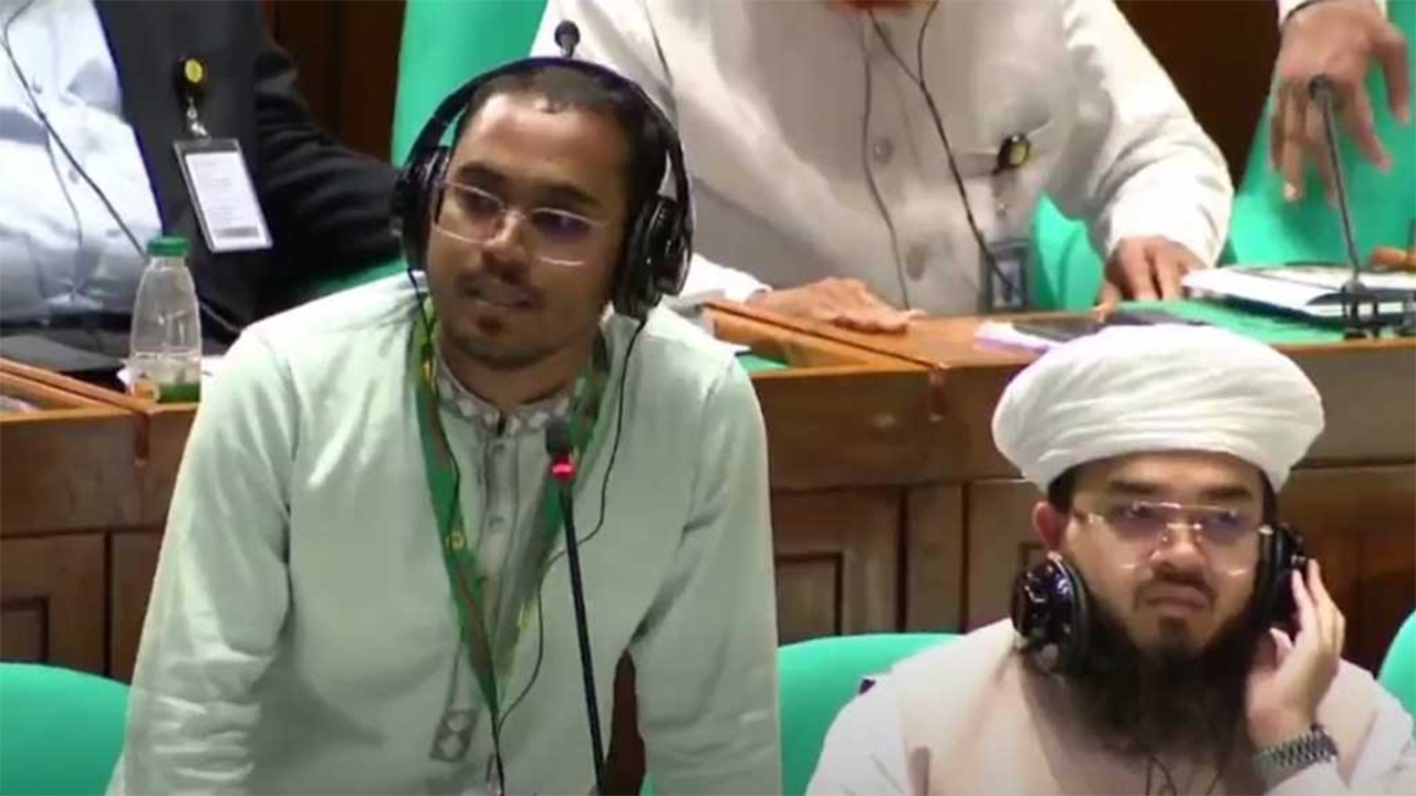 জাতীয় সংসদে বক্তব্য রাখছেন আব্দুল হান্নান মাসউদ