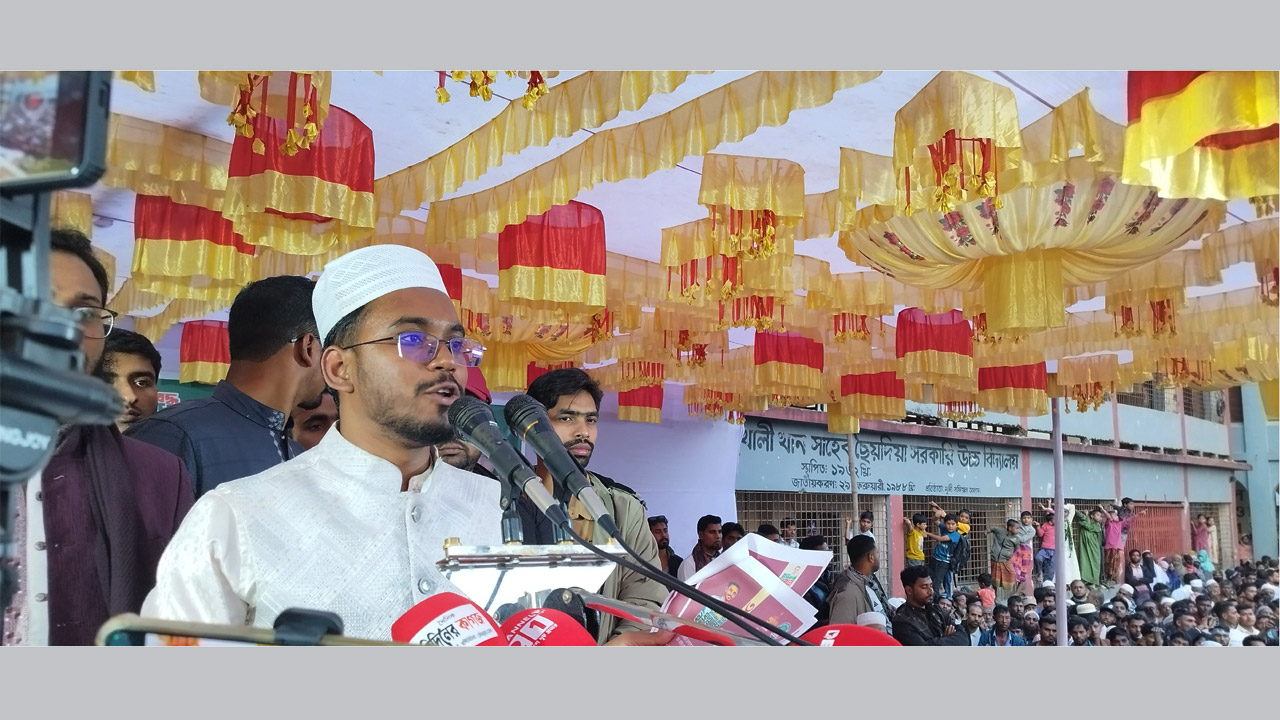 হাতিয়ায় ওছখালী উচ্চ বিদ্যালয় মাঠে নির্বাচনী জনসভায় হান্নান মাসুদ