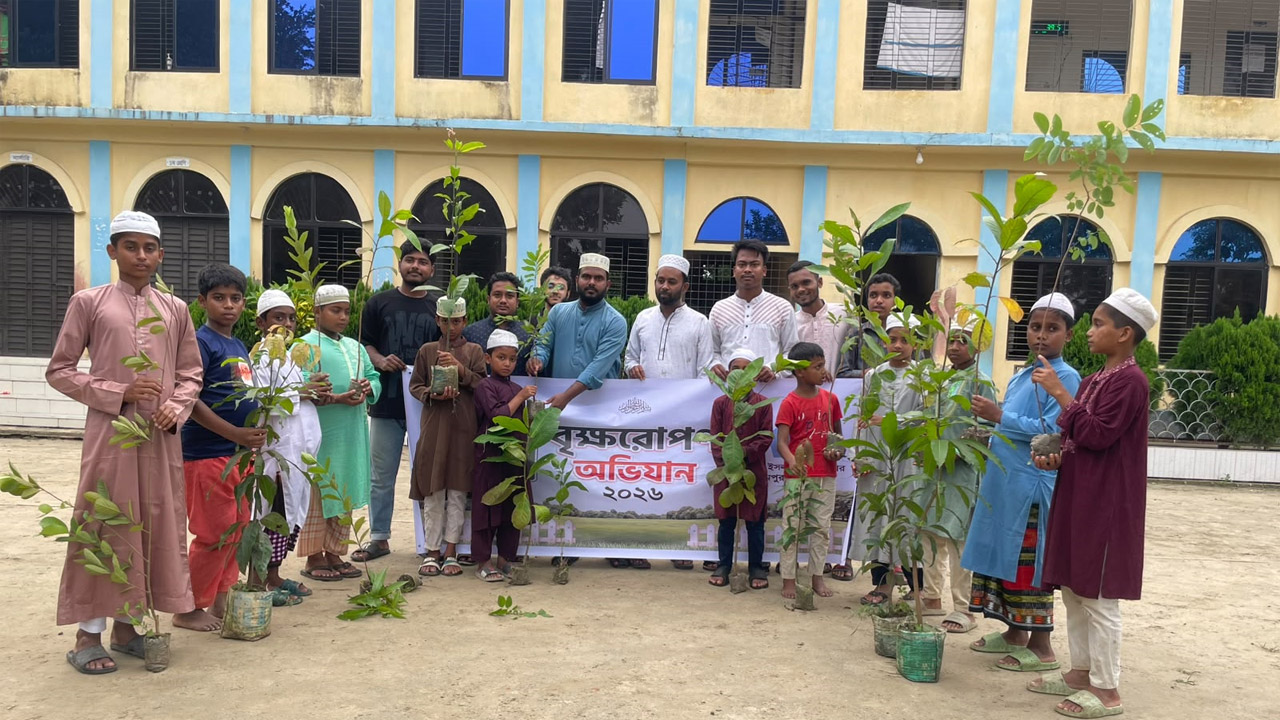 হরিরামপুরে শিবিরের বৃক্ষরোপণ কর্মসূচি