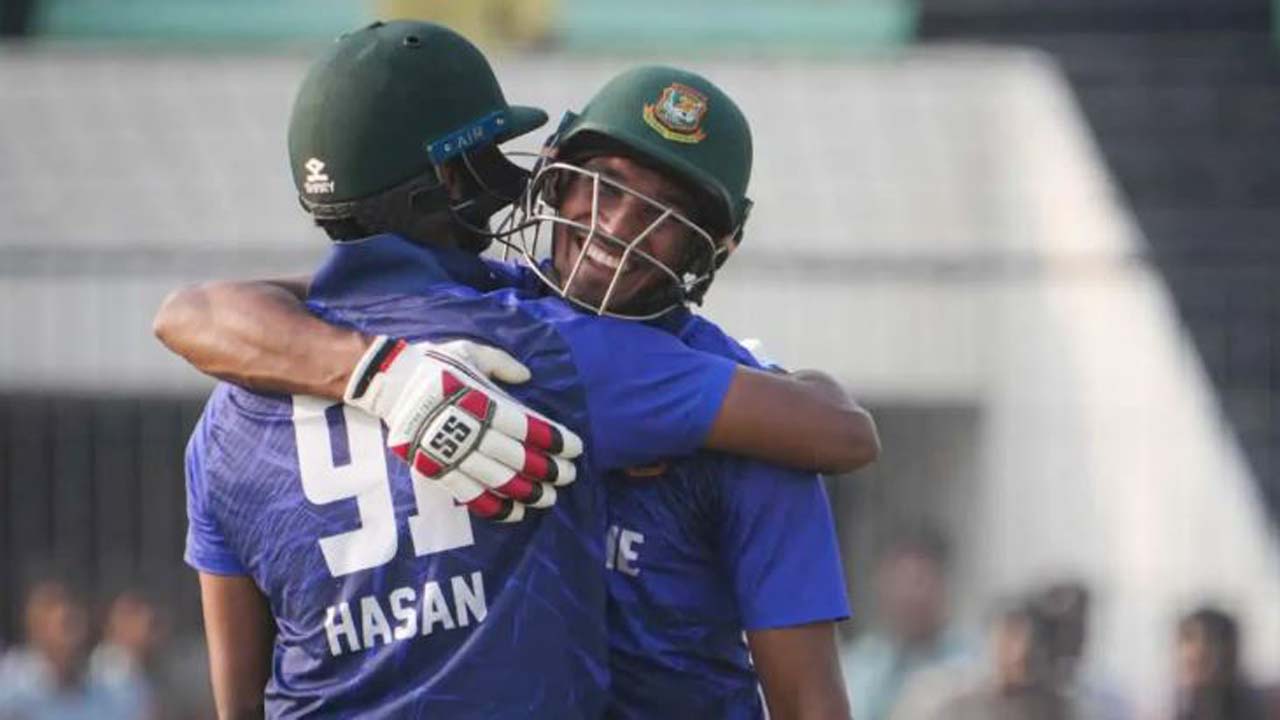 দলকে জয়ের পথে নিয়ে যান হাসান মাহমুদ