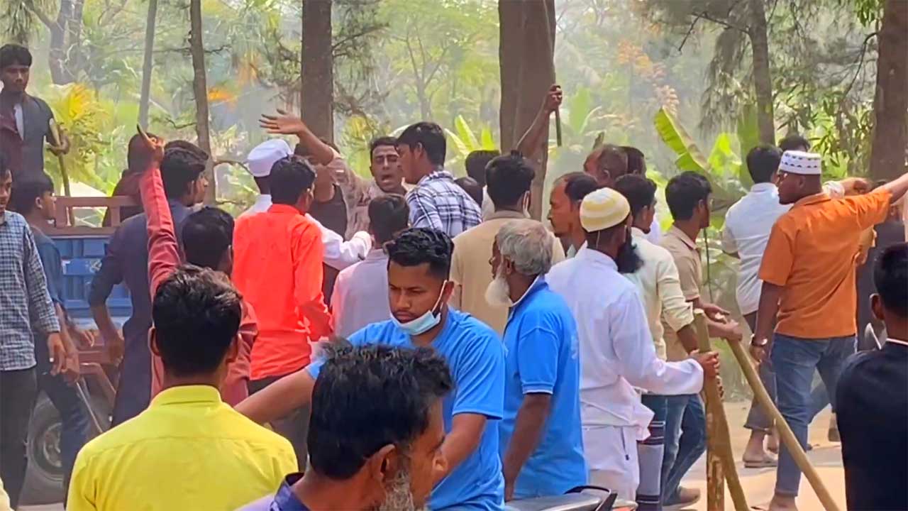 হাতিয়ায় এমপি হান্নান মাসউদের গাড়িবহরে হামলার জেরে বিএনপি ও  এনসিপি কর্মীরা সংঘর্ষে লিপ্ত হন